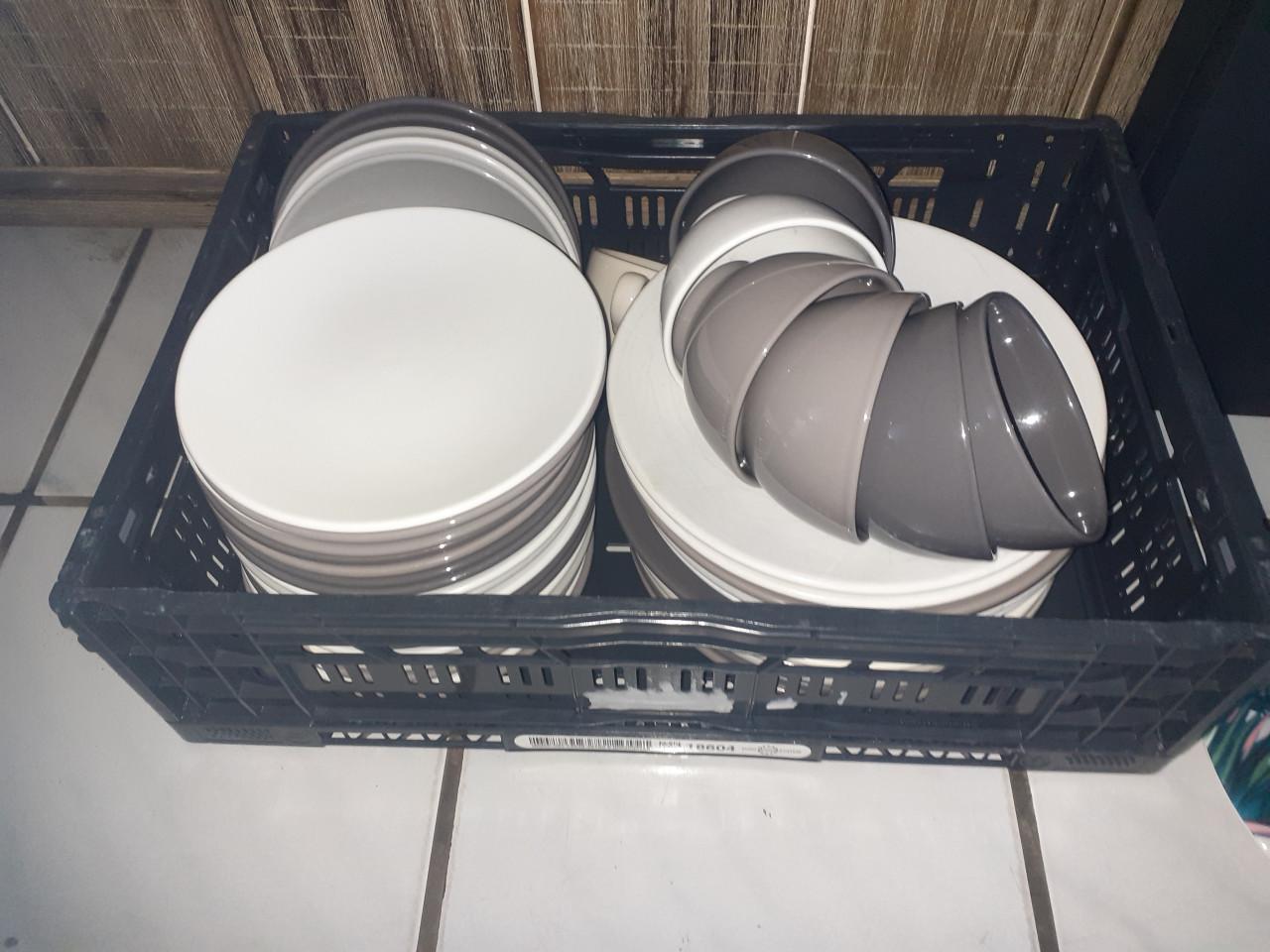 4 x Ontbijt Servies grijs & wit IKEA & BLOKKER.... 50 stuks..!!