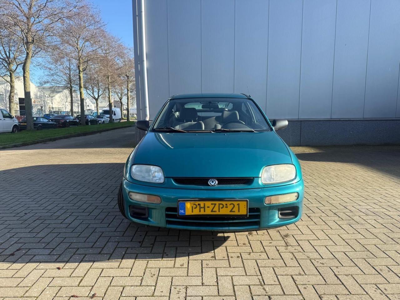 Mazda 323 - 1.5i LX 62.220KM Nap Automaat