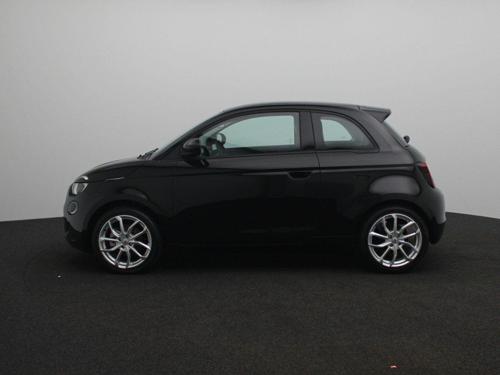 Fiat 500e 42 kwh | 17'' lichtmetalen velgen + allseason banden |  uniek ler