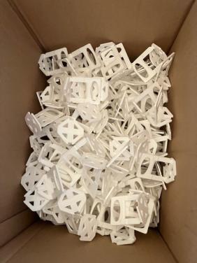 Levelling clips