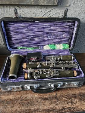 Mooie vintage Hsinghai Bes-klarinet met koffer -