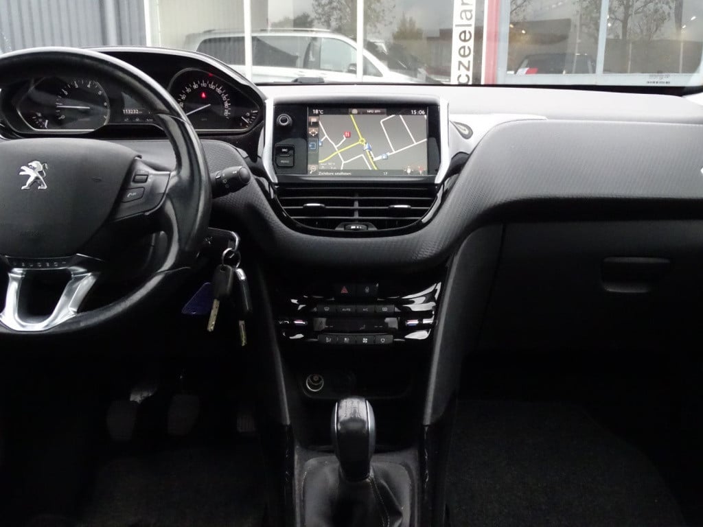Peugeot 2008 1.2 puretech gt-line | pano | trekhaak | bluetooth | navi
