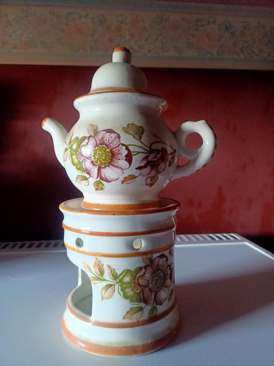 Vintage keramieken theepot met Rechaud bloemenmotief