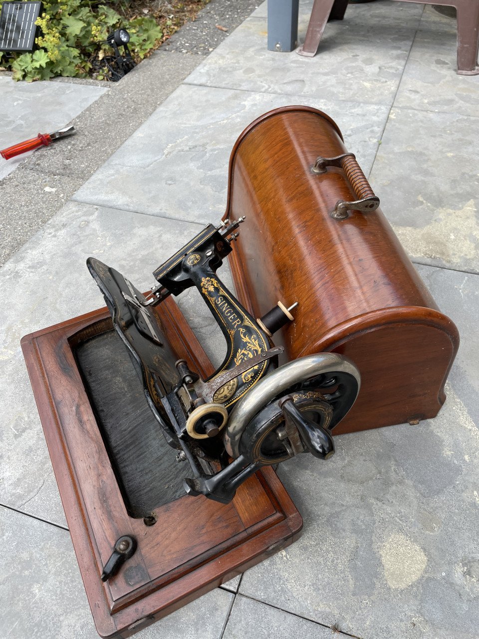 ANTIEKE SINGER NAAIMACHINE