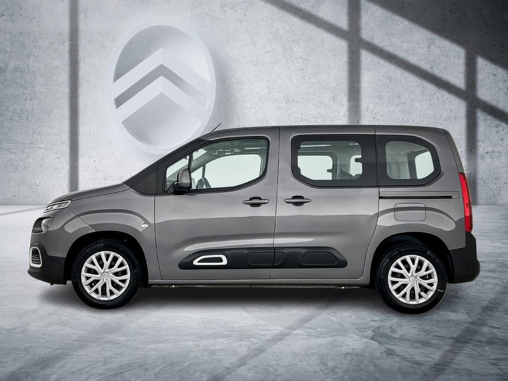 Citroen Berlingo 110 pk feel | rijklaar | trekhaak | parkeersensoren achter