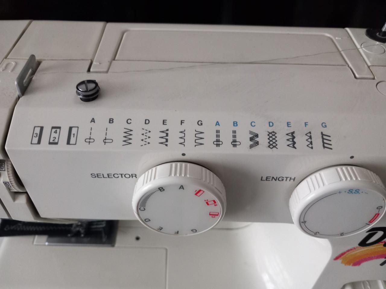 LEWENSTEIN naaimachine