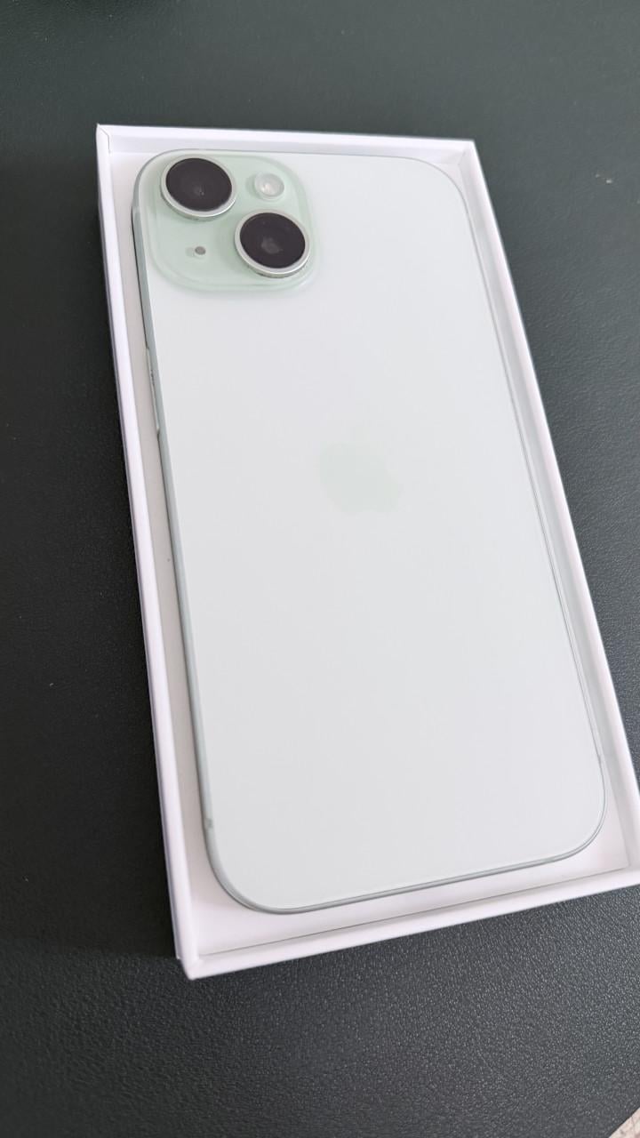 IPhone 15  green  256GB