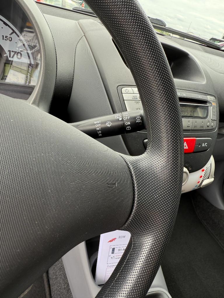 Peugeot 107 1.0-12v xs - 5drs - airco