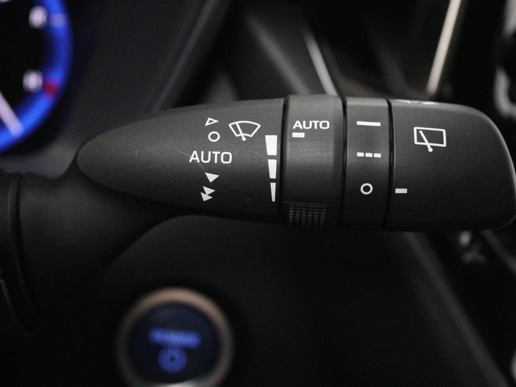 Toyota Corolla Touring Sports 2.0 hybrid style limited camera | trekhaak | 