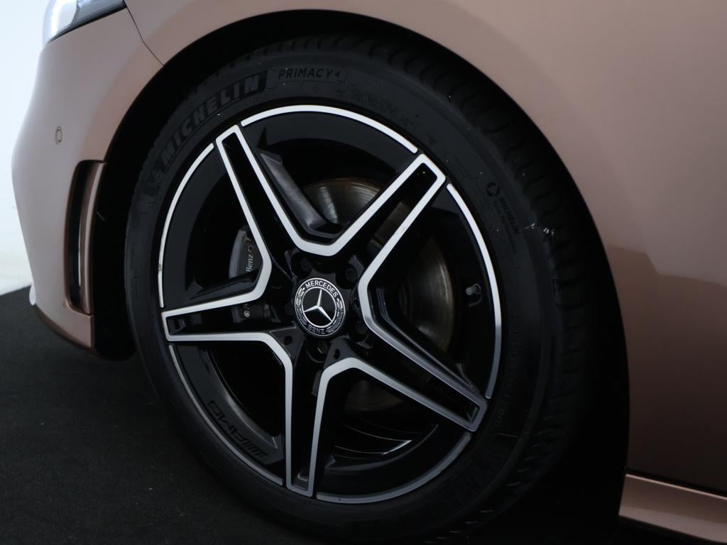 Mercedes-Benz A-Klasse 180 business solution amg | panoramadak | memory pak