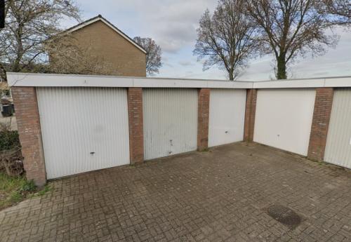 Garagebox te huur (electriciteit, extra hoog en op hoek)