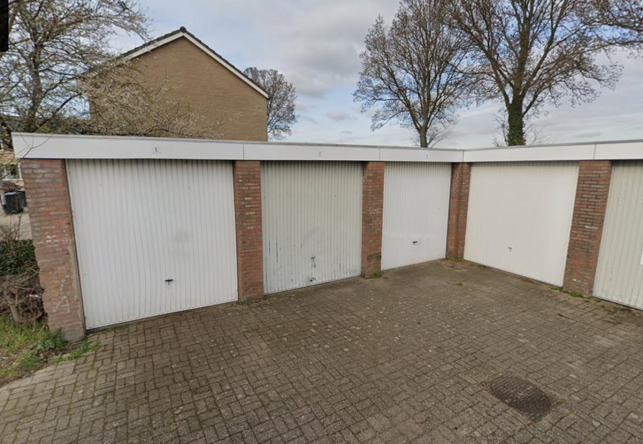 Garagebox te huur (electriciteit, extra hoog en op hoek)