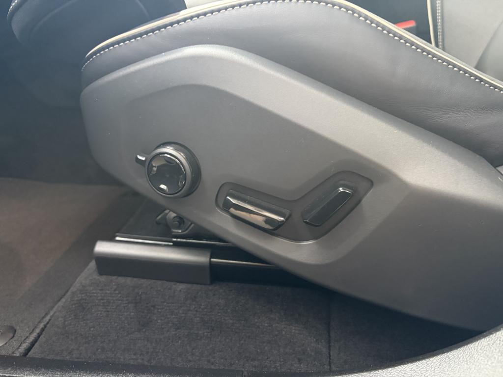 Volvo XC60 2.0 t6 plug-in hybrid awd ultra black edition | trekhaak | 22'' 