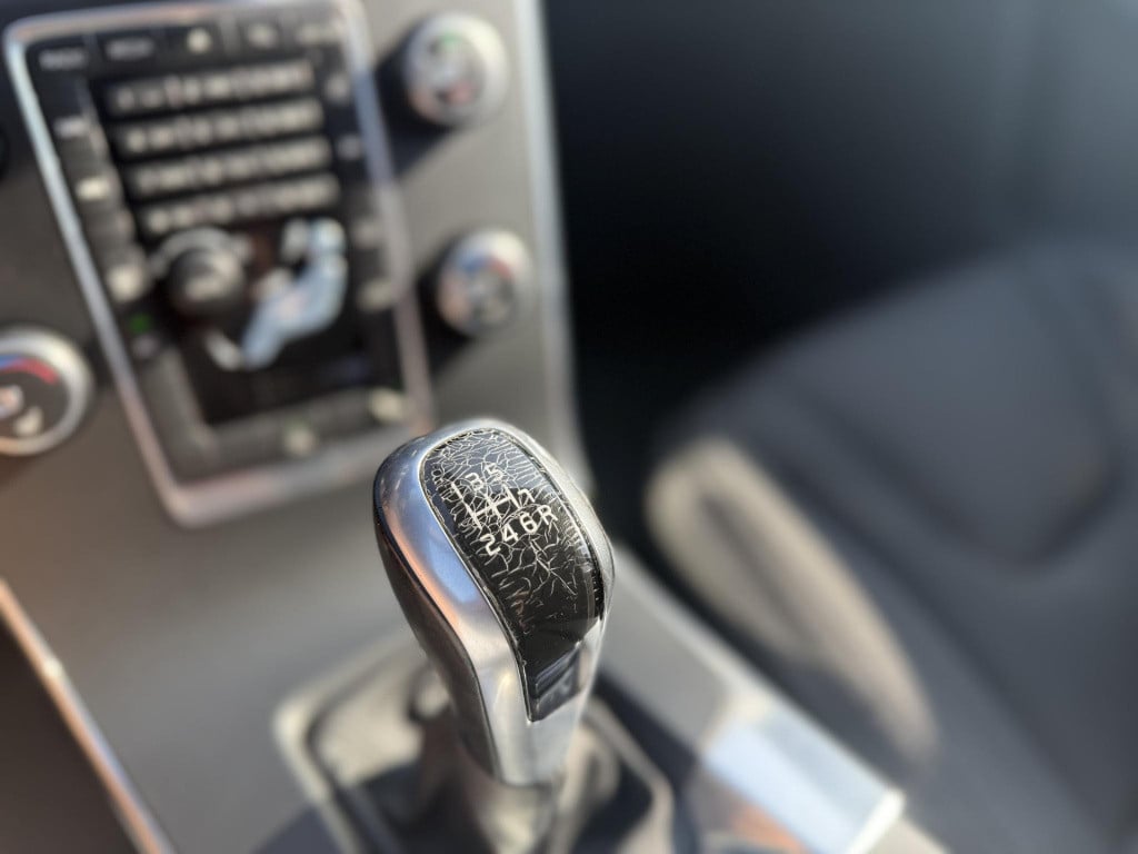 Volvo V60 2.0 d3 summum pdc stoelverwarming