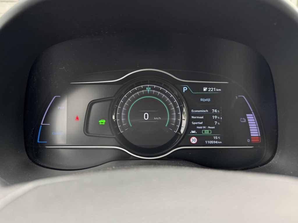 Hyundai Kona ev premium 64 kwh 3-fase lader | navigatie | stoelventilatie +