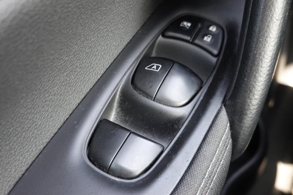 Nissan Qashqai 1.2 connect edition