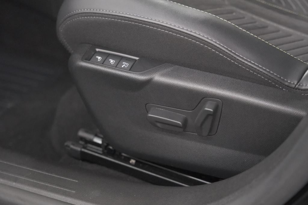 Peugeot 208 1.2 hybrid 145 e-dcs6 gt | alcantara pakket | camera | apple ca