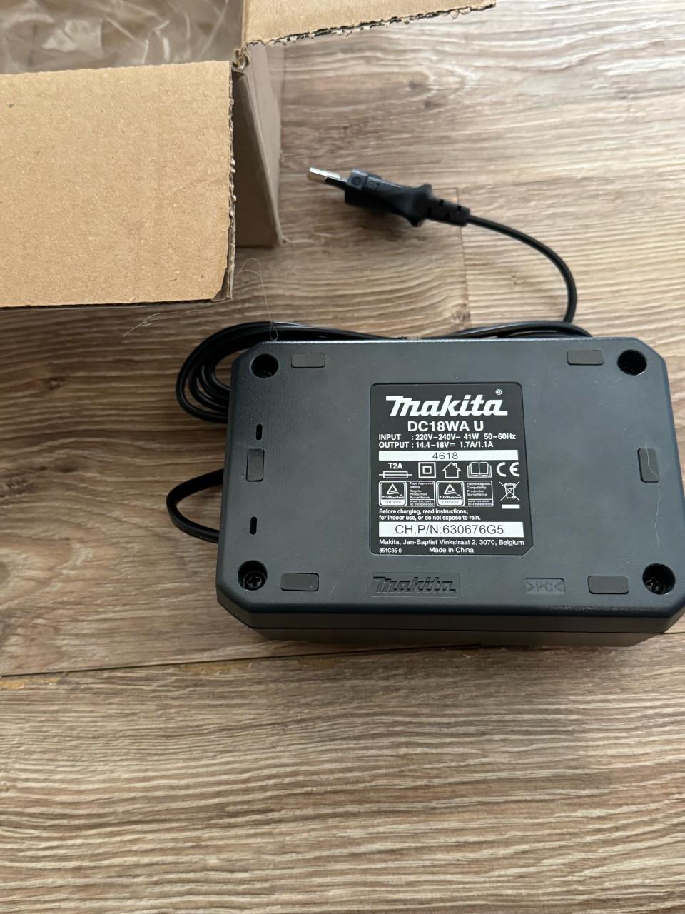 Makita accu oplader nieuw