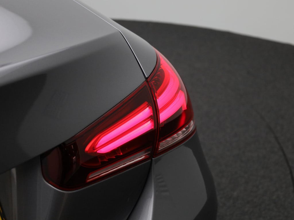 Mercedes-Benz A-Klasse 180 business solution amg | automaat | lmv | panoram