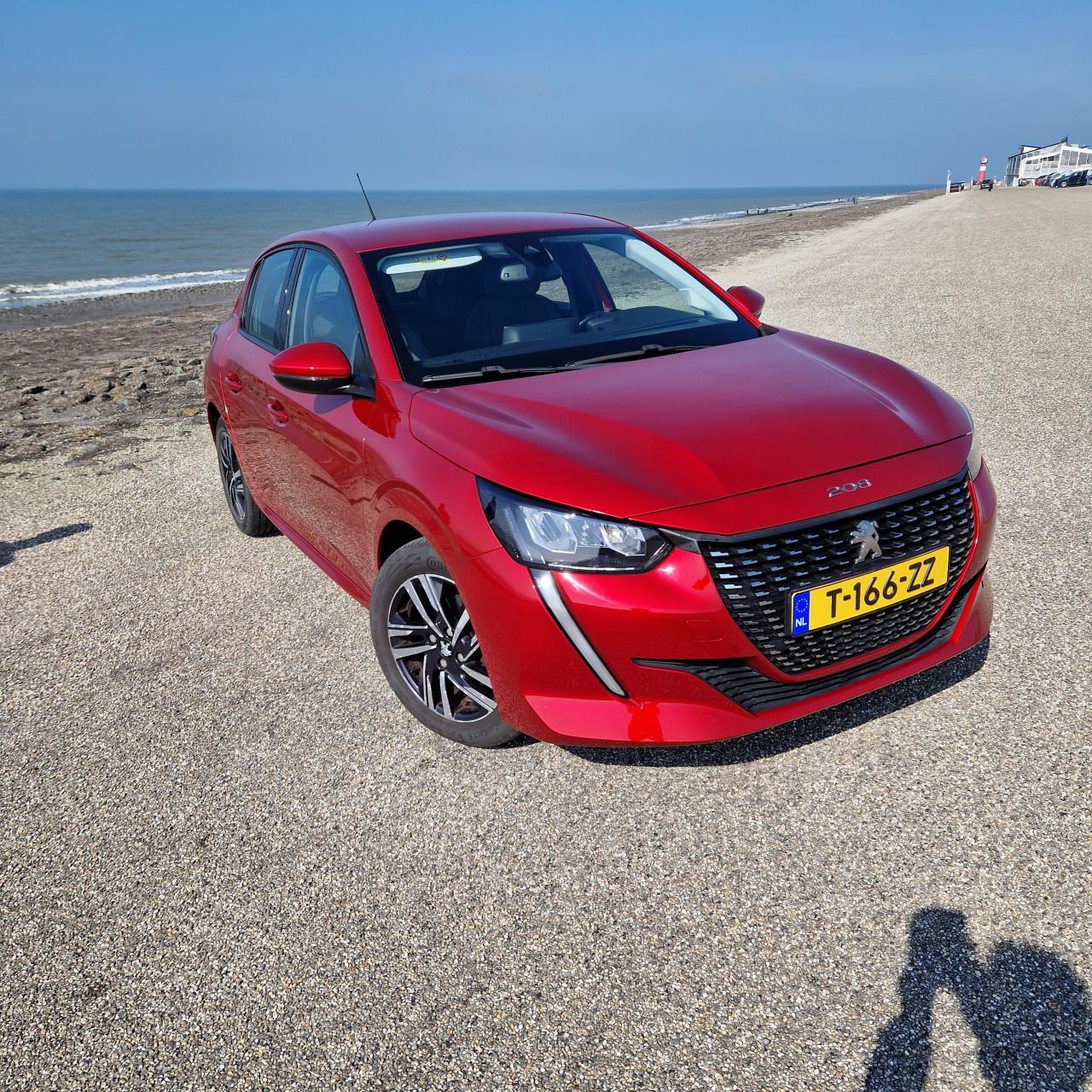 Te koop mooie peugeot 208 rood