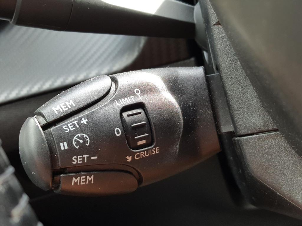 Peugeot 208 1.2 puretech 75pk active navigatie | airco | cruise control | a