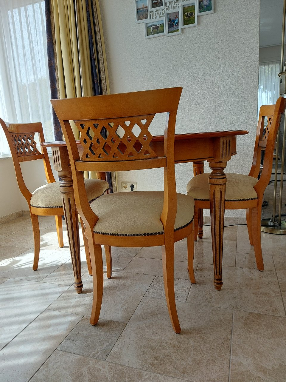 Kersenhouten eethoek met 3 stoelen