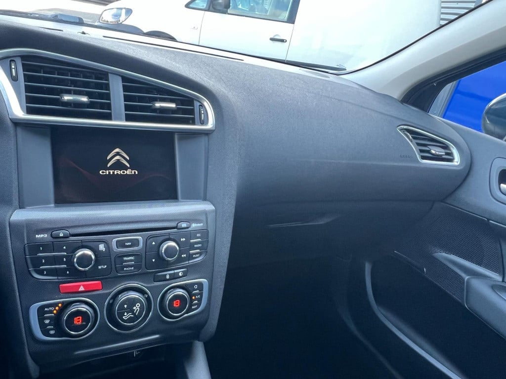 Citroen C4 1.6 vti collection, navi, trekhaak enz...