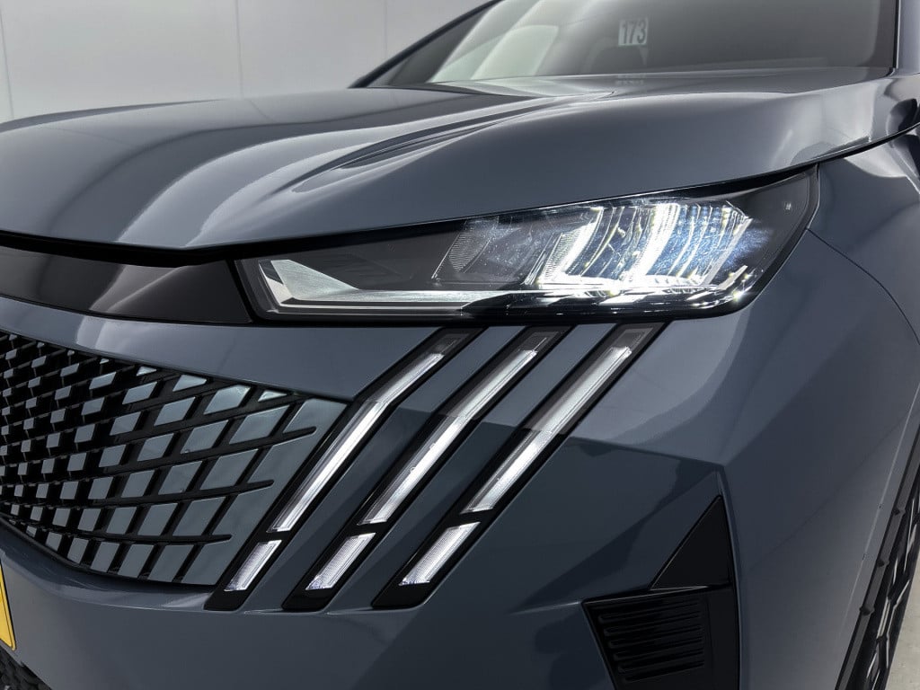 Peugeot 5008 hybrid 145pk automaat allure