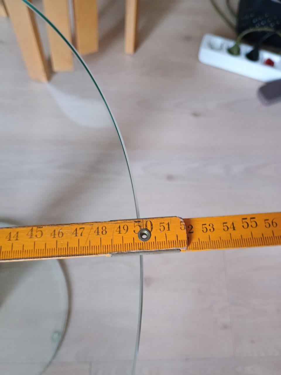 Glazen bijzettafel