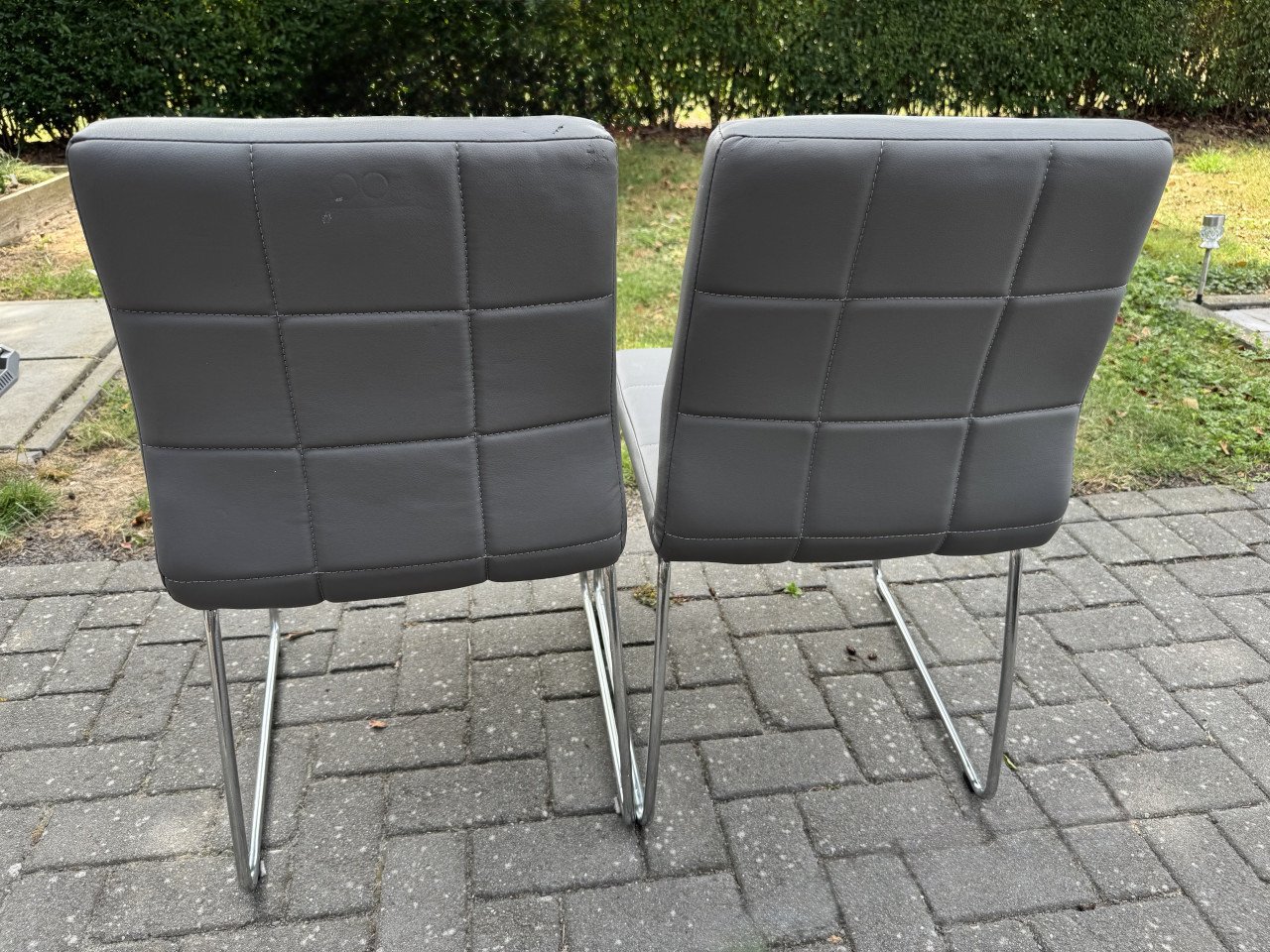 2 stoelen , grijs