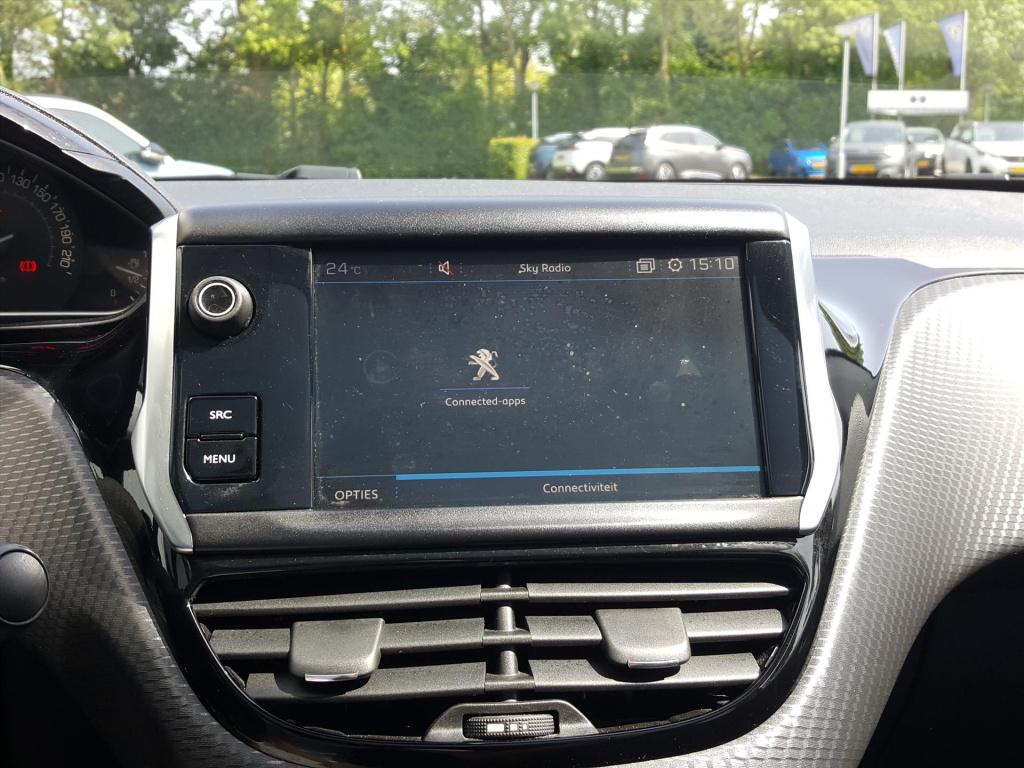 Peugeot 208 blue l. allure 1.5 bluehdi-100pk apple carplay & android auto |