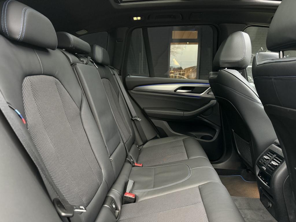 BMW X3 xdrive20i high executive // m-sport // pano // dealerondhouden /