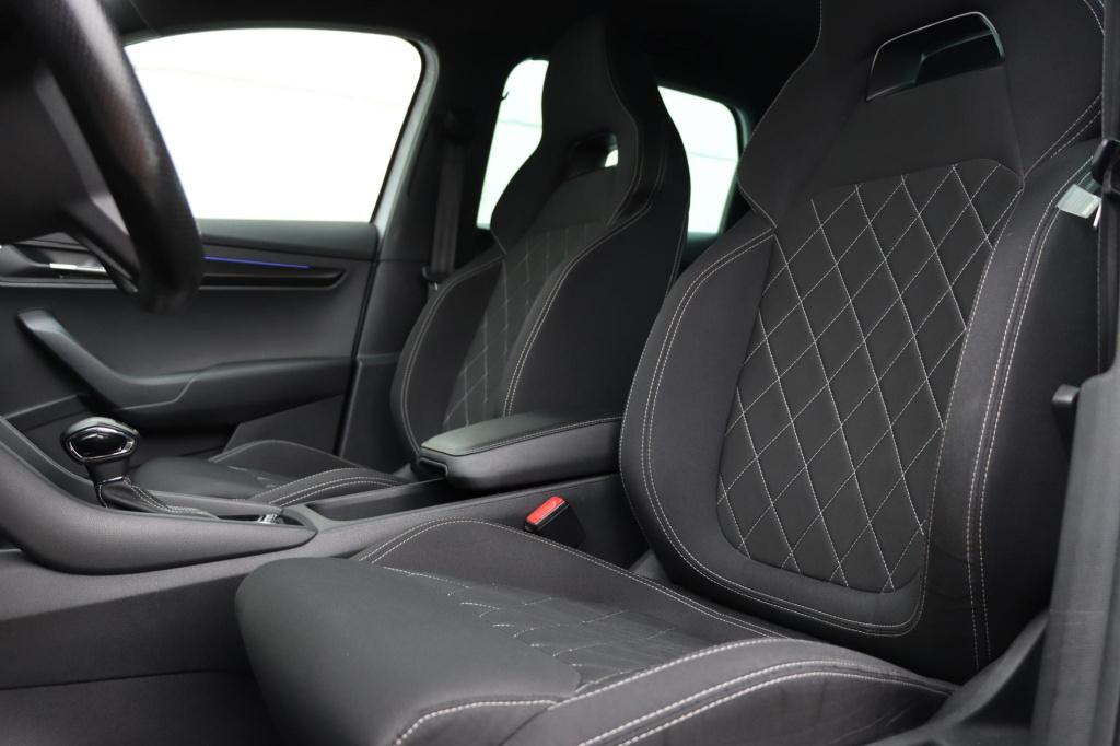 Skoda Karoq 1.5 tsi act style 150pk dsg7 | stoel voor+ achter verwarming | 