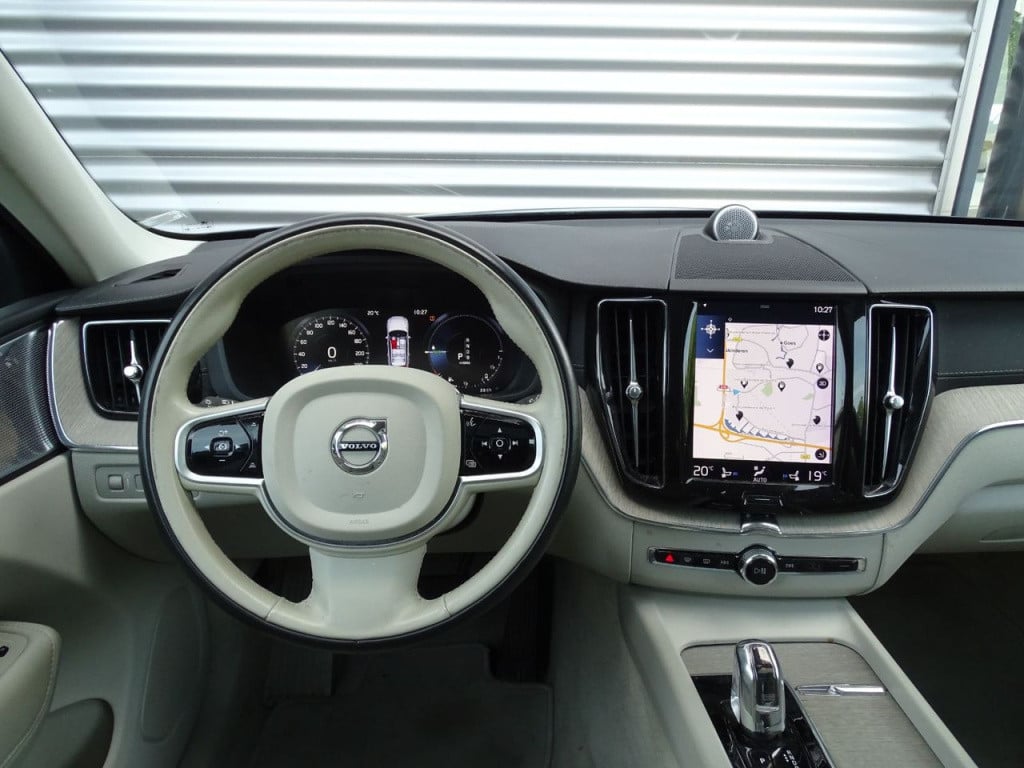 Volvo XC60 2.0 t8 twin engine awd inscription