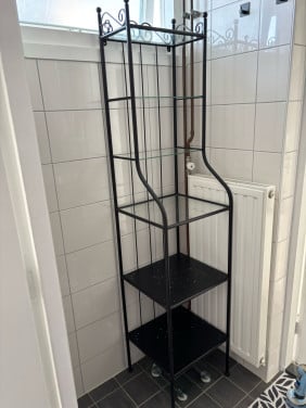 Stellingkast badkamer