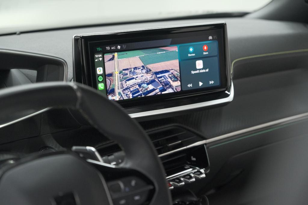 Peugeot 2008 puretech 130 eat8 gt | 360 camera | stoelmassage | adaptieve c