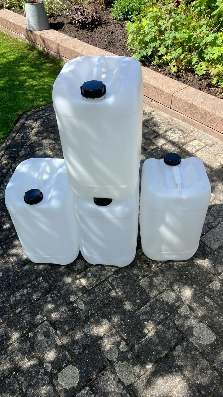 25l jerrycans gekeurd, geschikt voor benzine