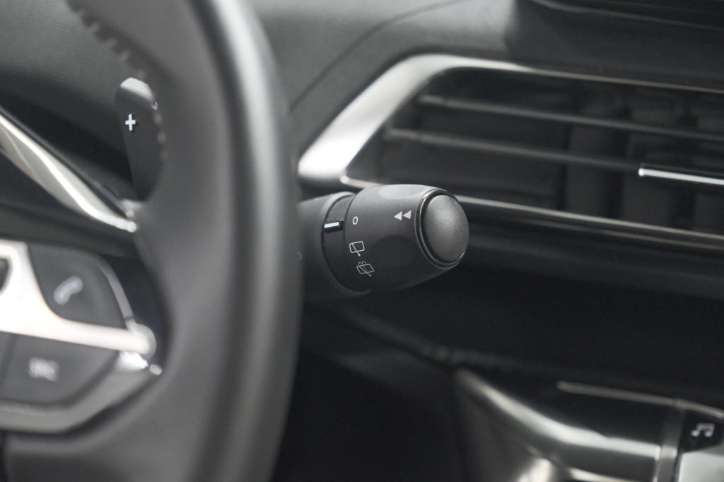 Peugeot 5008 puretech 130 eat8 active pack | 7 zitplaatsen | camera | navig