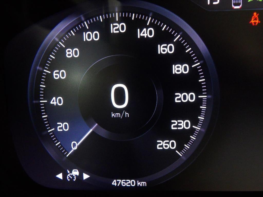 Volvo XC40 t5 plug-in hybrid 262pk aut plus dark