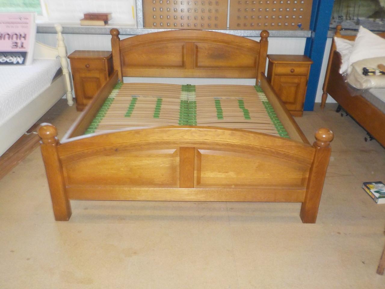 Massief blank eiken ledikant 160 x 200 cm + 2 lattenbodems + 2 nachtkastjes