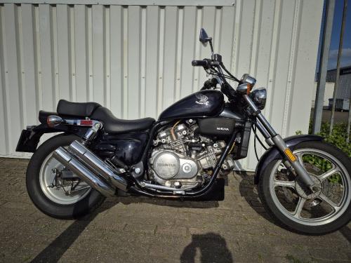 Honda Supermagna VF700C