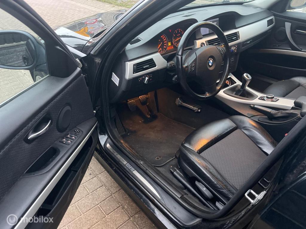 BMW 3-serie touring 318i business line