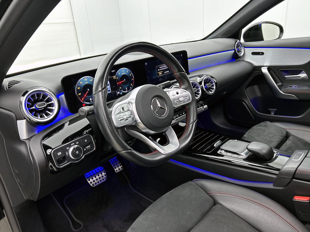 Mercedes-Benz A-Klasse 180 business solution amg | panoramadak | sfeerverli