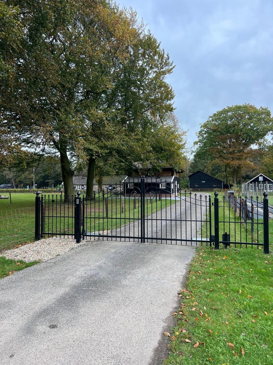 Hekwerken - Inrijpoorten en Tuinpoorten.