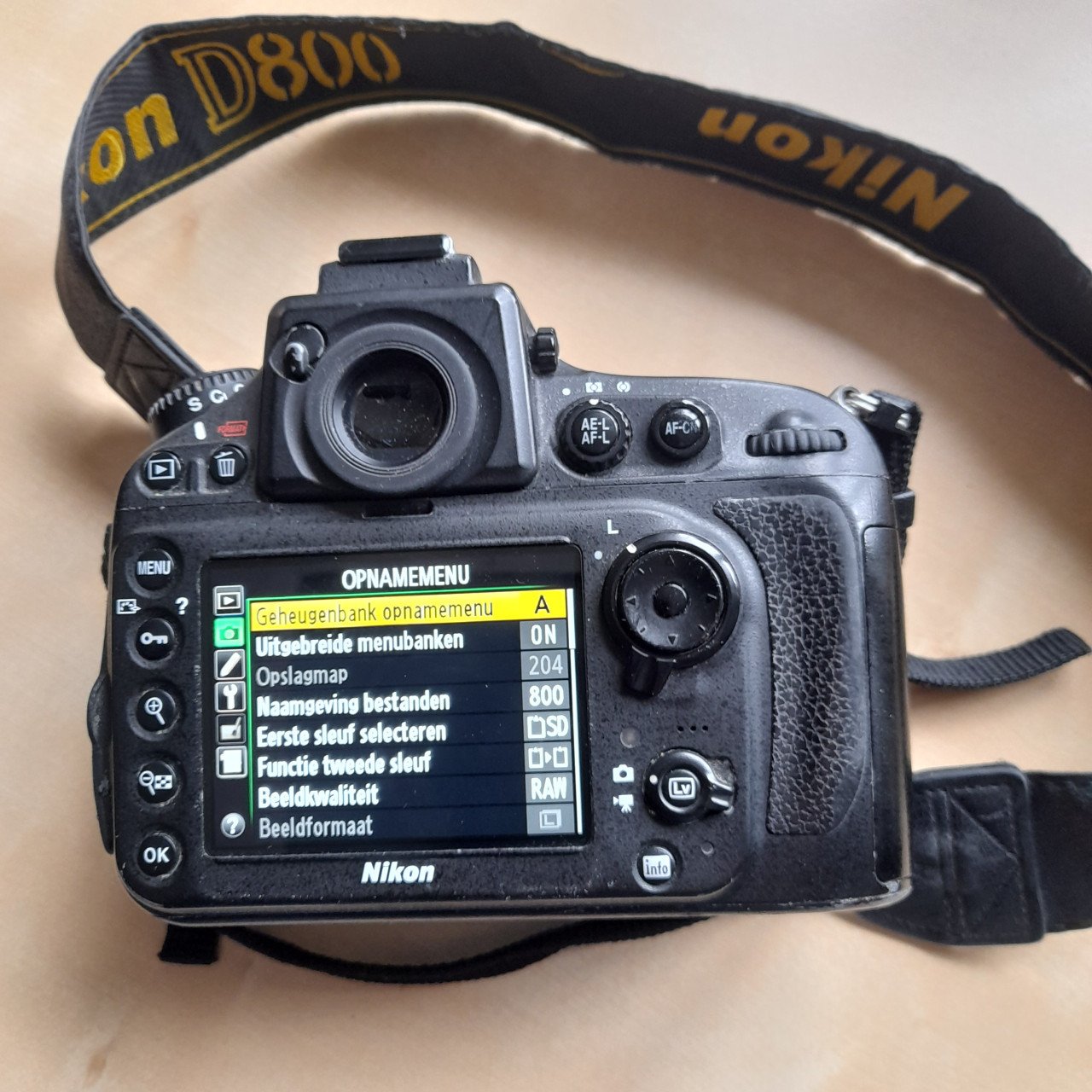 Nikon D800 (26600 clicks)
