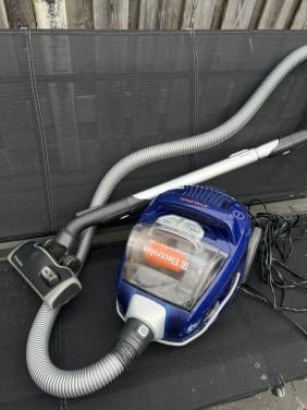Electrolux ultraperformer kracghtig zakloze stofzuiger 2100 w