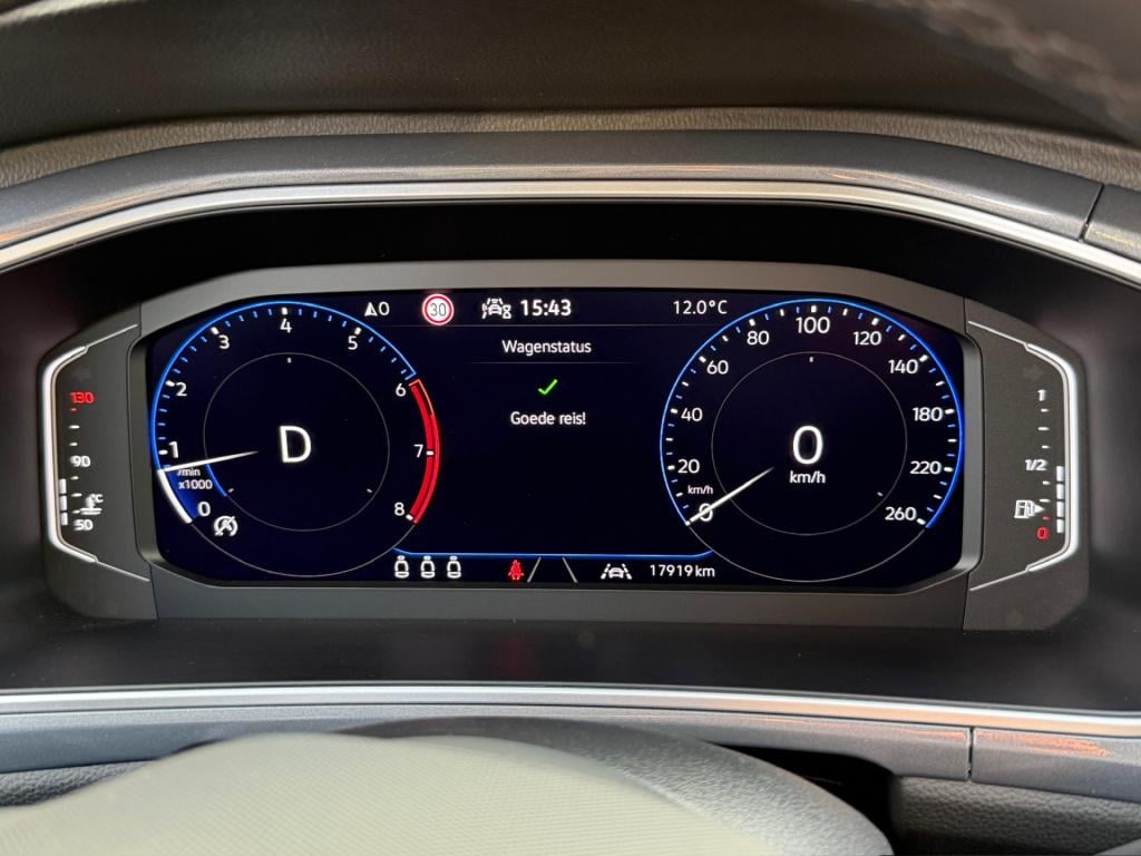 Volkswagen T-roc 1.5 tsi 150pk dsg style | trekhaak | navi | iq light | ada