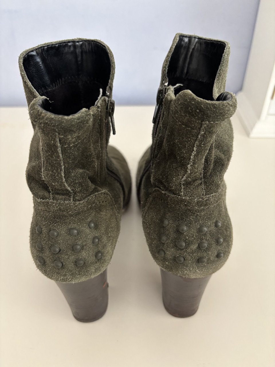 Suede enkellaarsjes Gabor