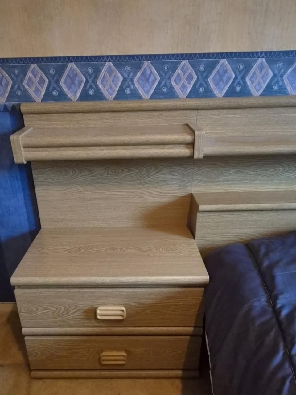 Bed met ombouw GRATIS
