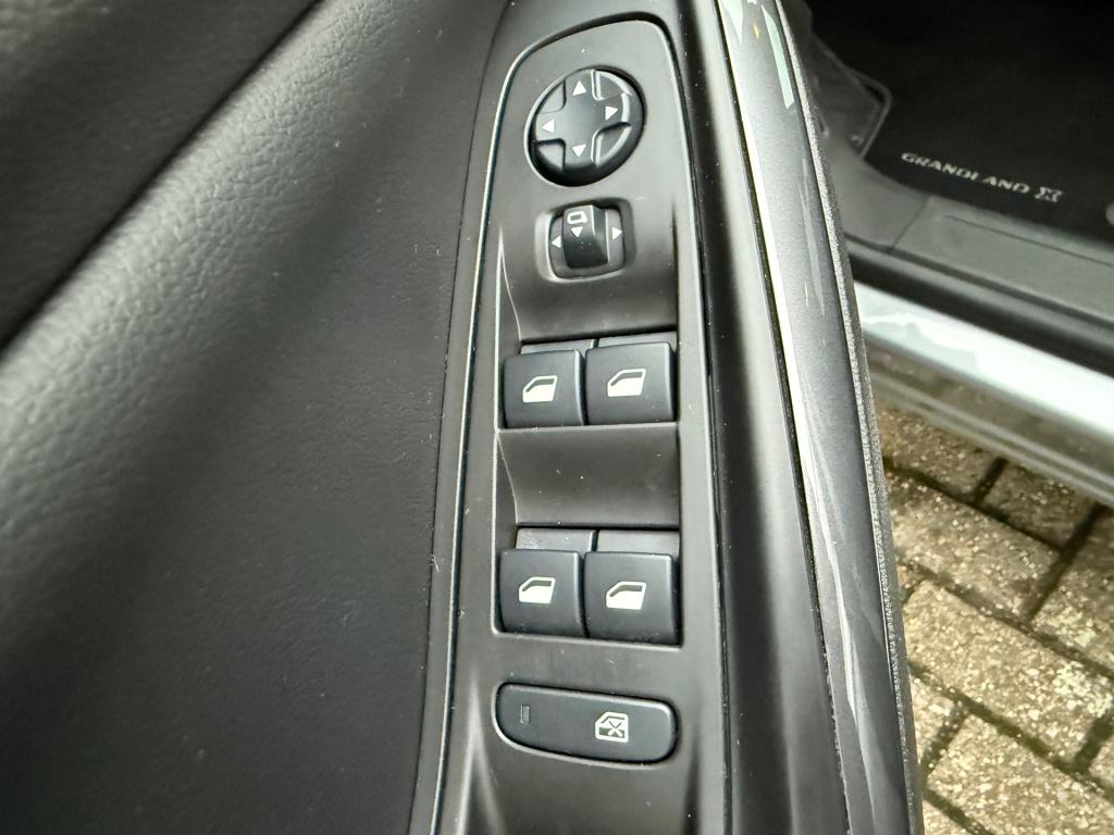 Opel Grandland X 1.6 turbo hybrid business elegance